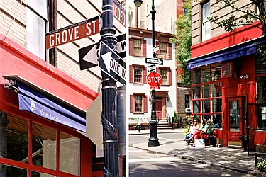 Rented by R New York