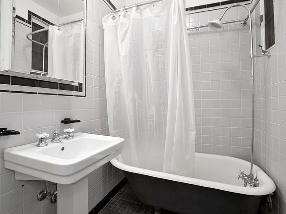 5th image of 84 Grove St APT 9