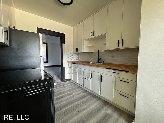 3rd image of 623 E Lake St #11272031