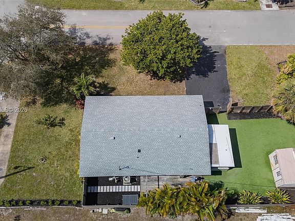 4th image of 1151 NE 42nd Ct
