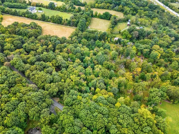 2193 Apple St, Hellertown, PA 18055