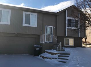 17043 Sahler St, Omaha, NE 68116