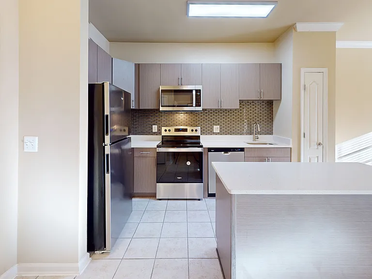 Signal Hill Apartment Homes — Photo 34