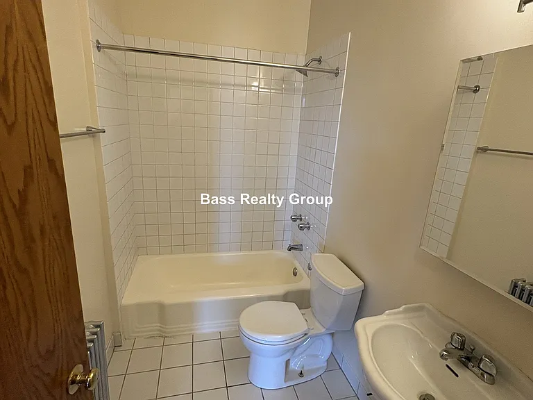 4806 N Kedzie Ave #103 — Photo 8