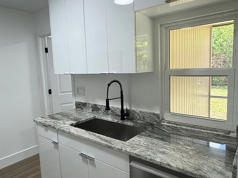 23012 Seneca Ave #2 — Photo 6