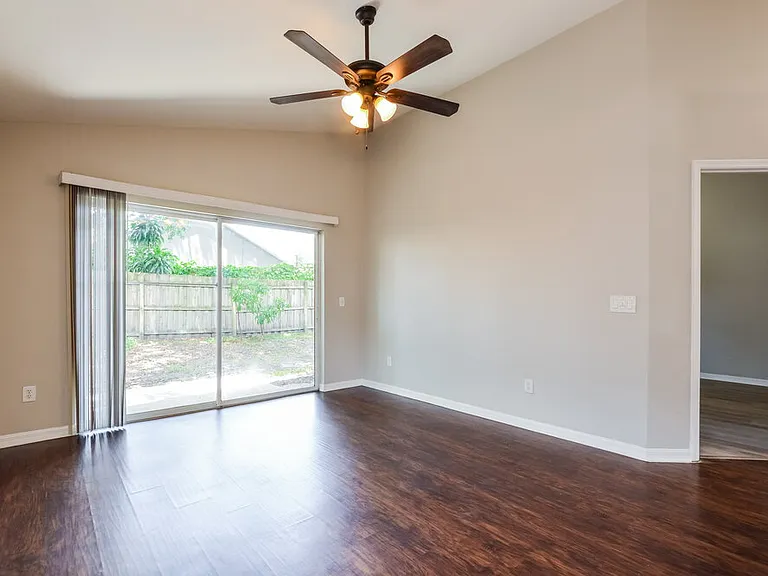 1033 Shale Trail St — Photo 6