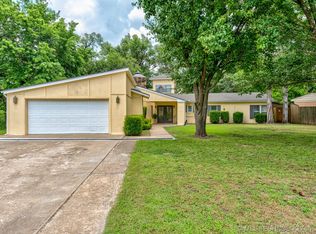 1708 McKinley Rd, Bartlesville, OK 74006