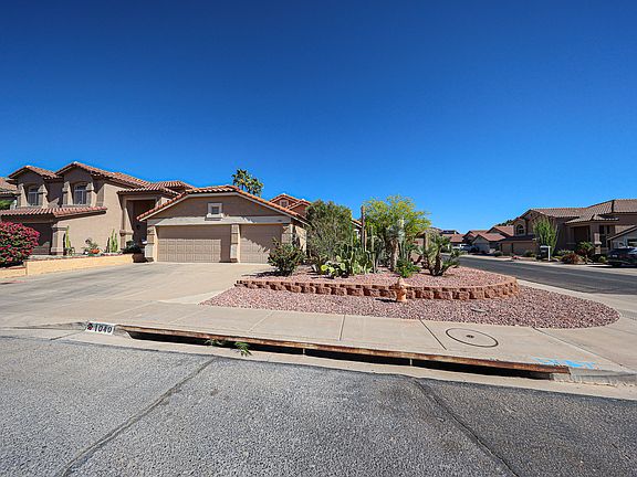 4th image of 1040 E Silverwood Dr