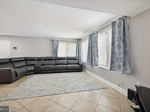 4th image of 18513 Nutmeg Pl
