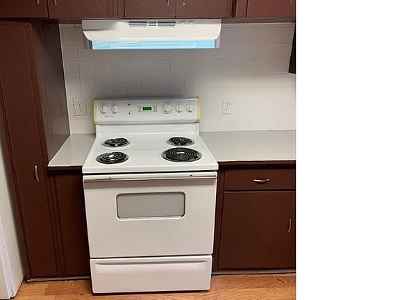 3rd image of 5686 Akra Ave