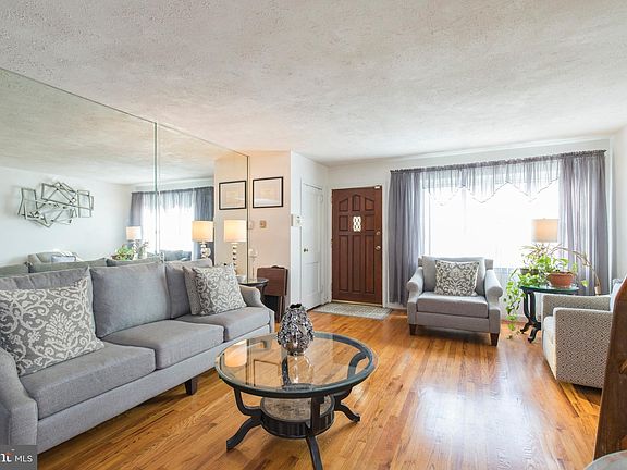 3rd image of 6573 W Walnut Park Dr