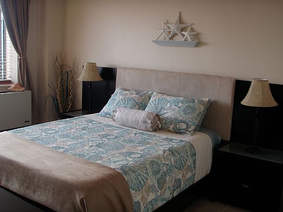 DECOR AND PAINT TO MAKE THE MASTER A CALM SECLUDED REFUGE. 