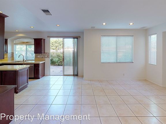 5th image of 13881 Haileigh St