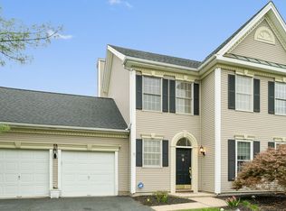 61 Chicory Ln, Pennington, NJ 08534