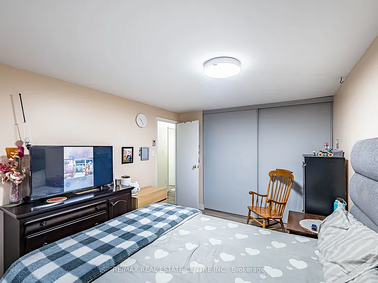 49 Rhonda Rd #121 — Photo 38