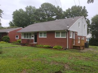 22 Glendale Rd, Newport News, VA 23606