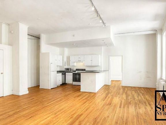 3rd image of 41 John St Frnt 2