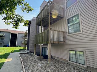 5260 SW West Dr APT E, Topeka, KS 66606