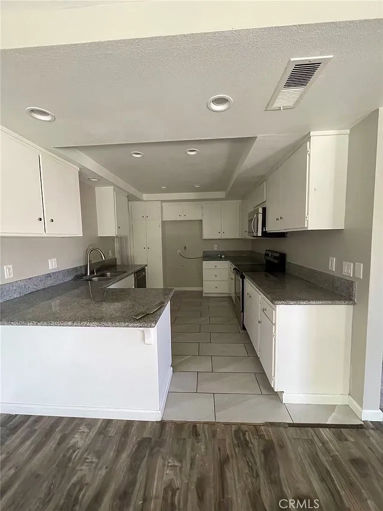 3 bed, 1684 sqft, $5,000 — Photo 2