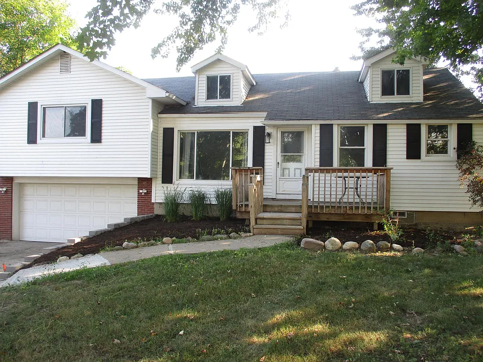 57103 Grand River Ave