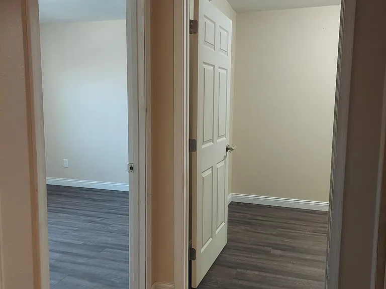 52 Westwood Dr #5 — Photo 5