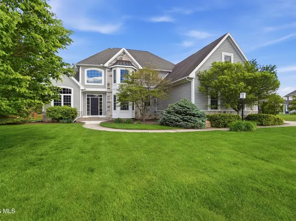 5853 Green Ivy Ln, Monclova, OH 43542