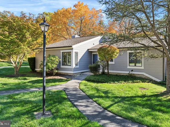 201 Chandler Dr #201, West Chester, PA 19380