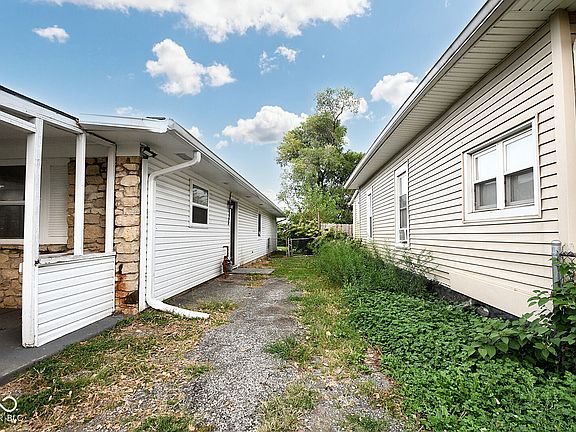 5th image of 2943 Hillside Ave