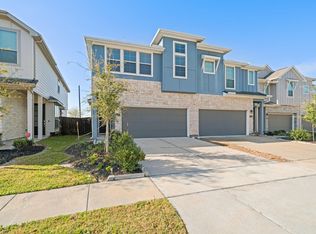 4018 Balboa Dr, Iowa Colony, TX 77583