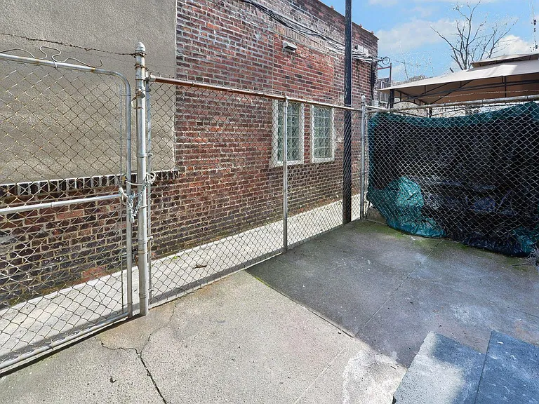 1909 S Woodstock St — Photo 25