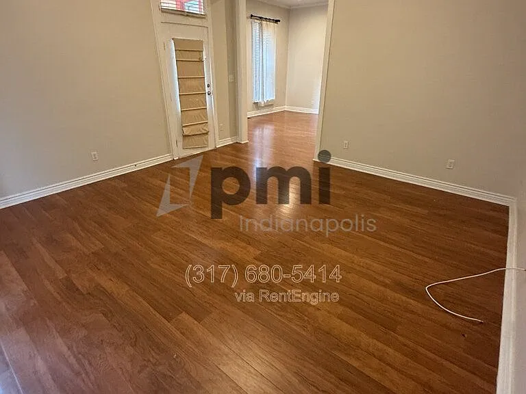 233 N East St — Photo 21