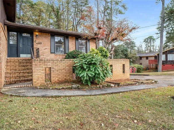 2738 Rainbow Ridge Rd, Decatur, GA 30034