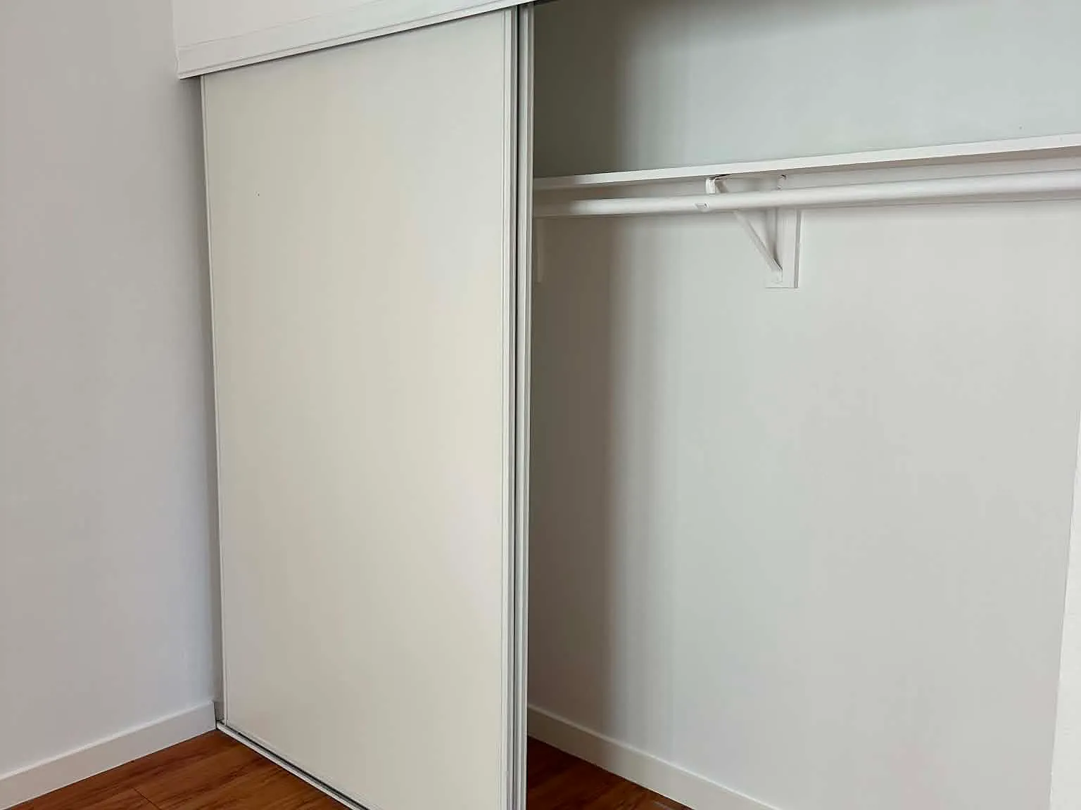 2 bed, 750 sqft, $2,150 — Photo 4