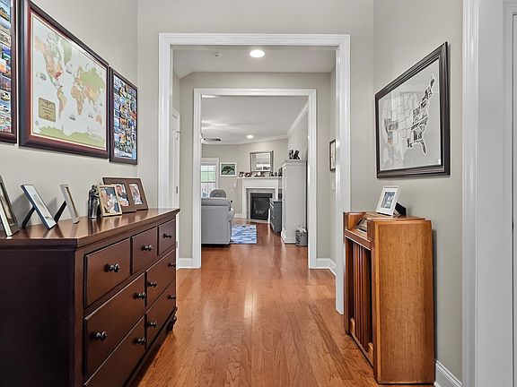 5th image of 106 Quiet Creek Dr