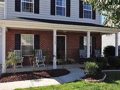 Covered Front Porch!