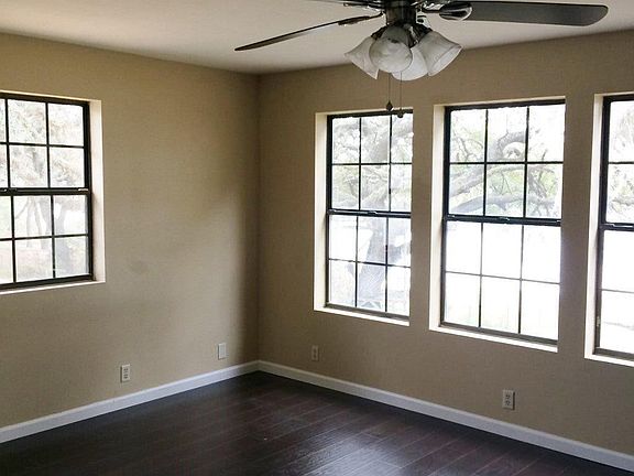 2nd image of 5640 Silver Sands Cir