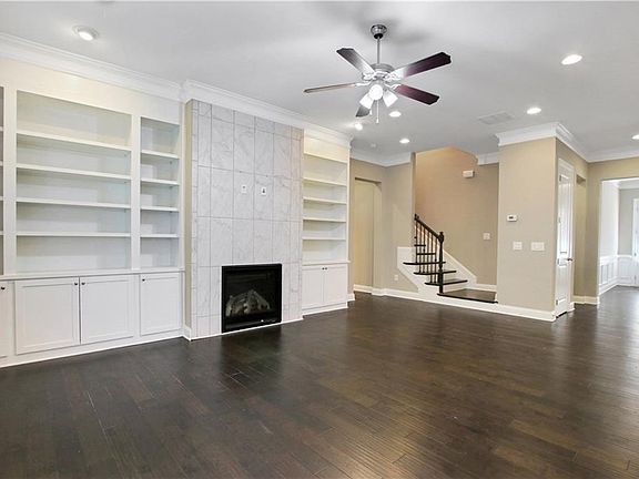 3rd image of 12090 Cameron Dr #205