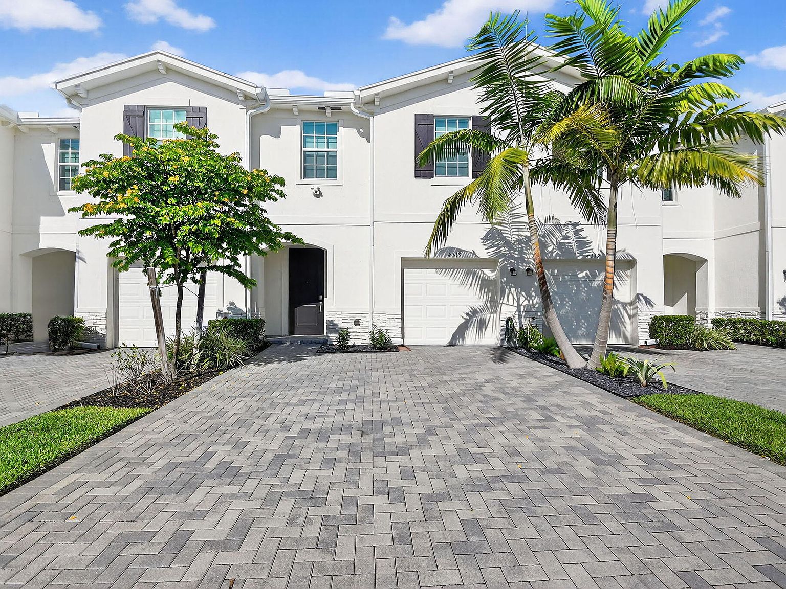 4319 Hammock Grove Drive