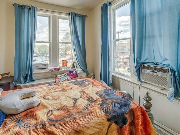 3rd image of 9530 Avenue L #2