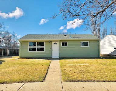 509 25th Ave NW, Minot, ND, 58703