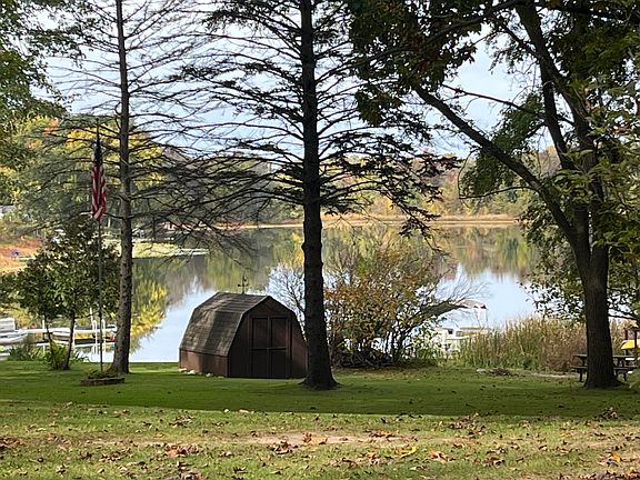 3rd image of 351 Minkler Lake Rd