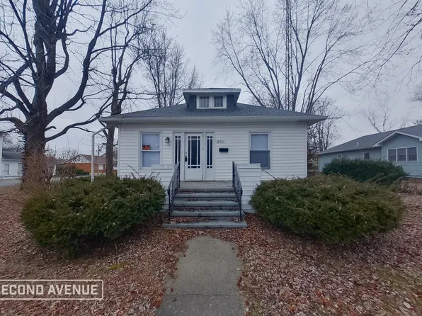 601 E 4th St, West Frankfort, IL 62896