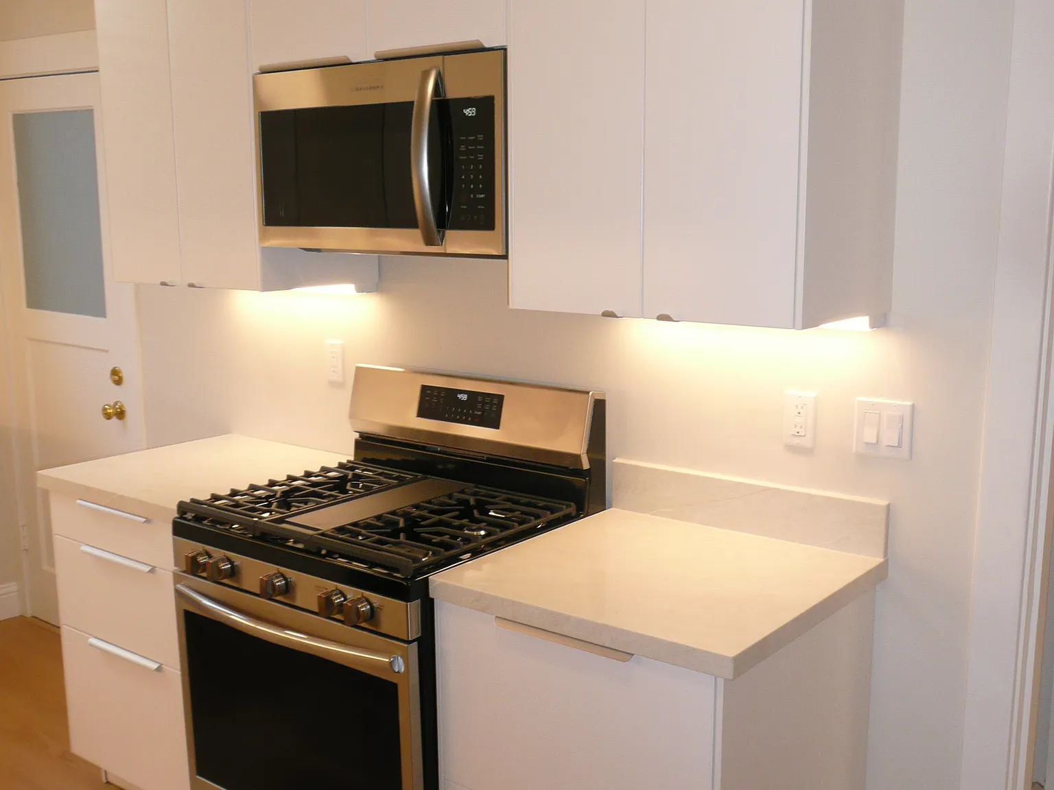 Studio, 600 sqft, $4,650 — Photo 2