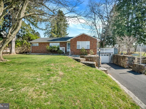 3591 Reservoir Rd, Hellertown, PA 18055