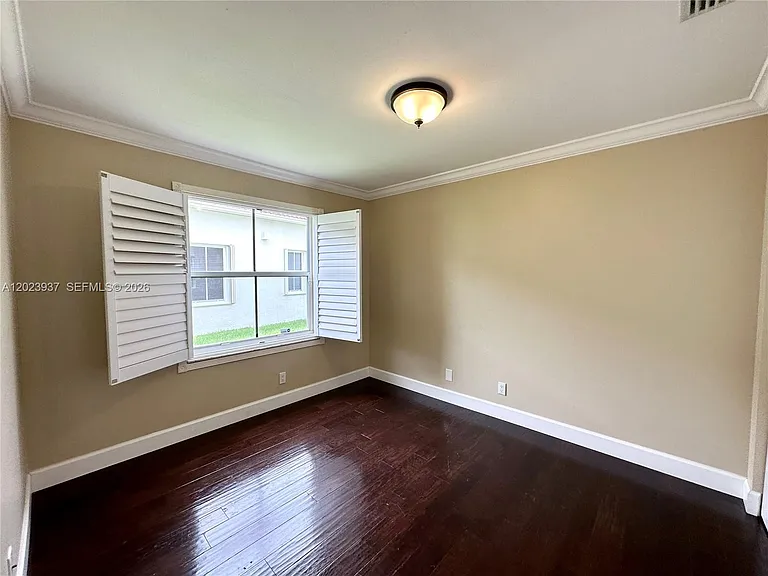 953 Tanglewood Cir — Photo 8