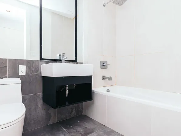 1004 Gates Avenue image 3 of 6