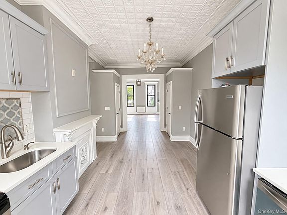 5th image of 286 Hemlock St #1