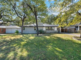 2160 Green Hill Cir, Fort Worth, TX 76112