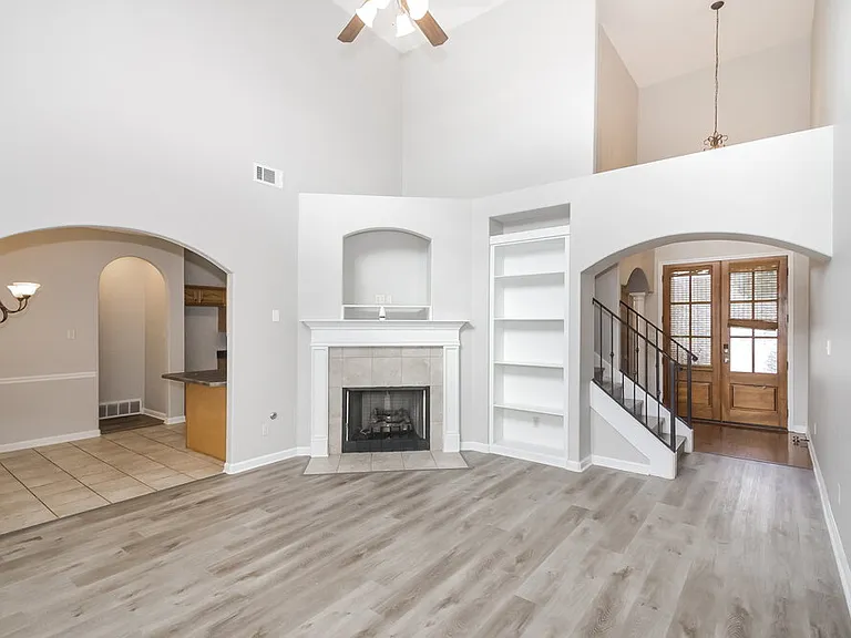 1457 Sawmill Creek Ln — Photo 5
