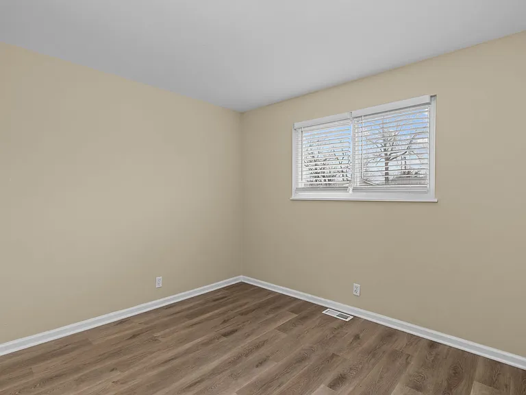 615 Wren Dr — Photo 15